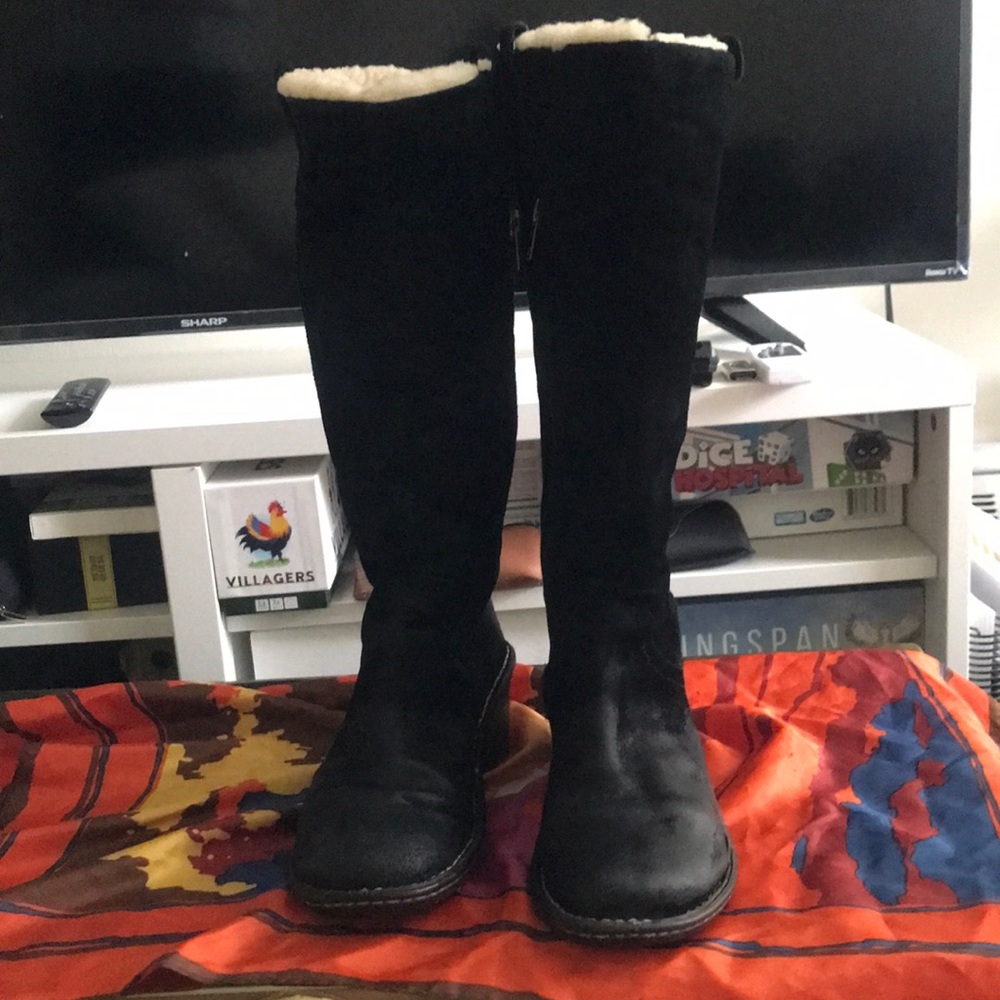 Used UGG black leather boots size 8